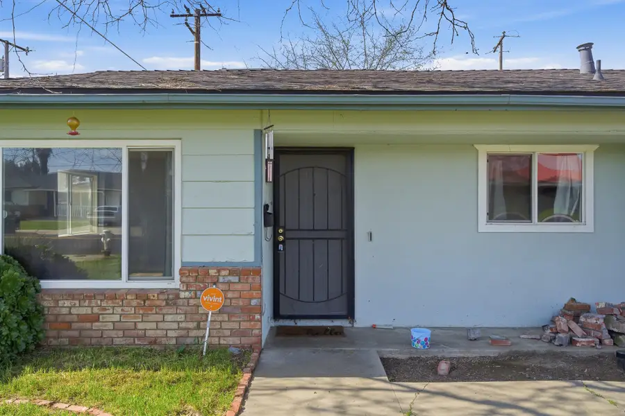 2204 Fairmont Drive, Hanford, CA 93230 - #3