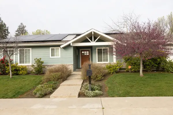 2623 S Silvervale Street, Visalia, CA 93277