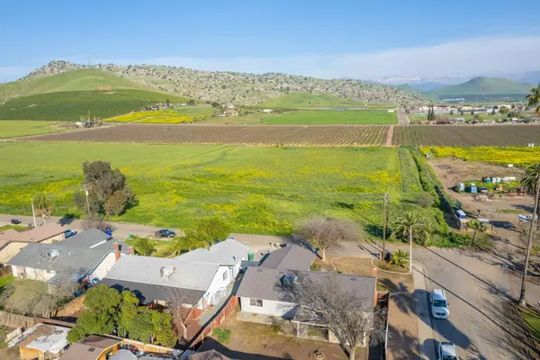 221 N Hillcrest Street, Porterville, CA 93257