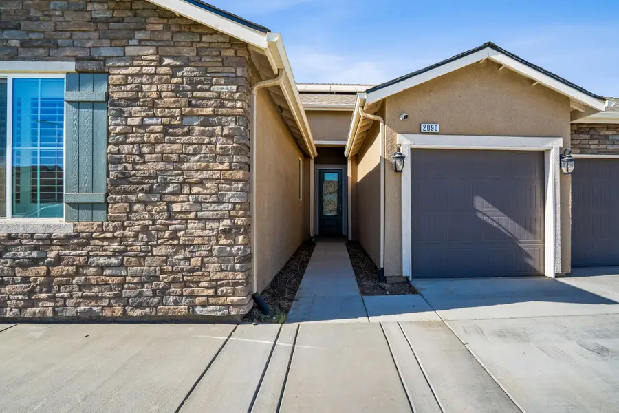 2090 Chancellor Avenue, Tulare, CA 93274 - #2