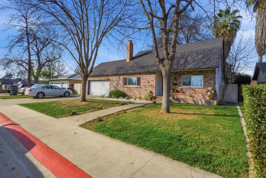 2808 W Tulare Avenue, Visalia, CA 93277 - #3