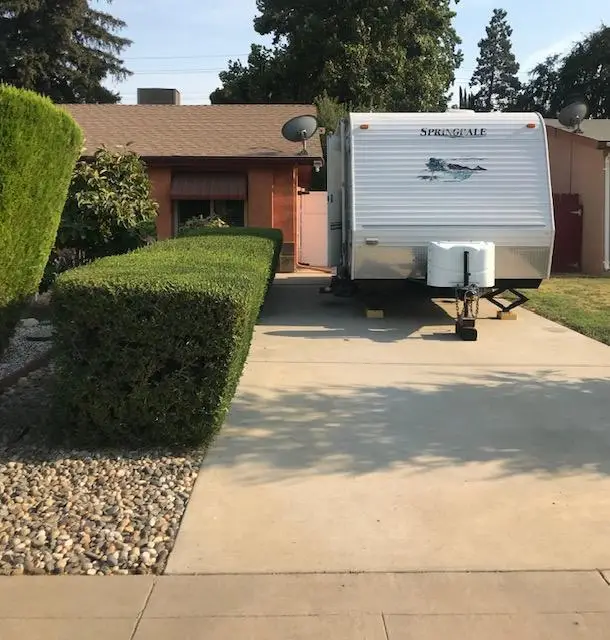 943 W Vassar Avenue, Visalia, CA 93277 - #2