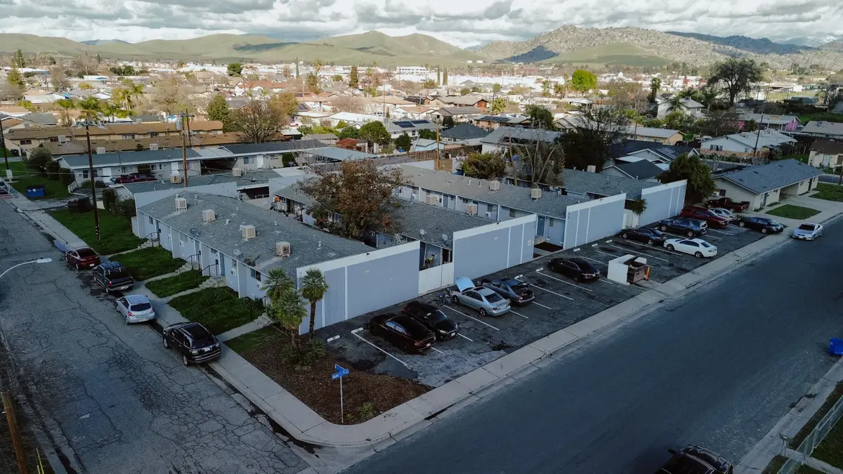 282 W Date Avenue, Porterville, CA 93257 - #1