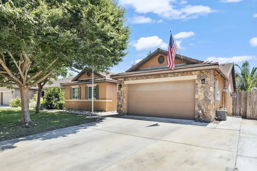4237 E Murray Avenue, Visalia, CA 93292 - #2