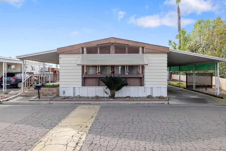 1401 E Paige Avenue #34, Tulare, CA 93274 - #3