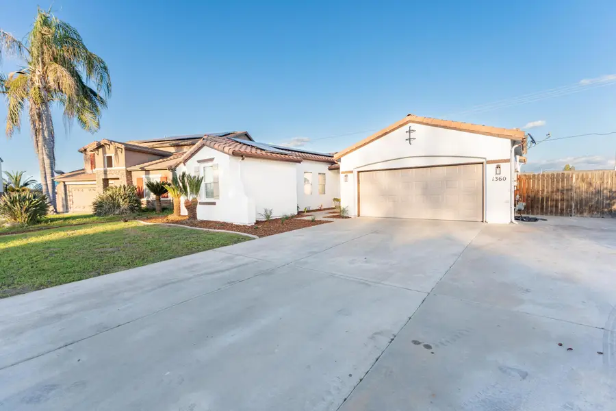 1360 N Jennifer Way, Porterville, CA 93257 - #2