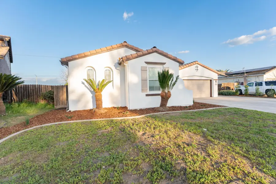 1360 N Jennifer Way, Porterville, CA 93257 - #3