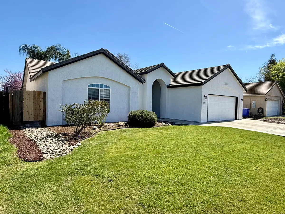 1304 N Birch Street, Porterville, CA 93257 - #1