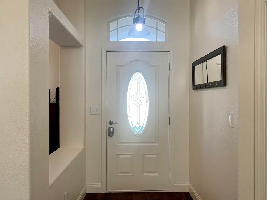 1067 N Roberta Way, Porterville, CA 93257 - #3