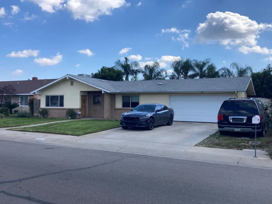 3111 W Russell Avenue, Visalia, CA 93277 - #2