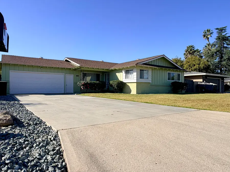 539 W Kanai Avenue, Porterville, CA 93257 - #2