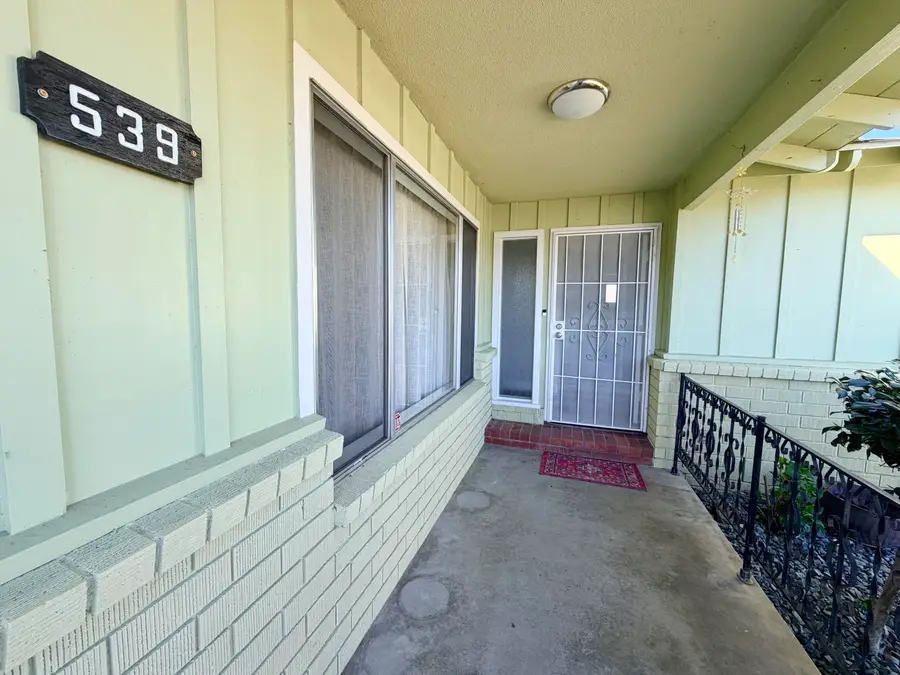 539 W Kanai Avenue, Porterville, CA 93257 - #3