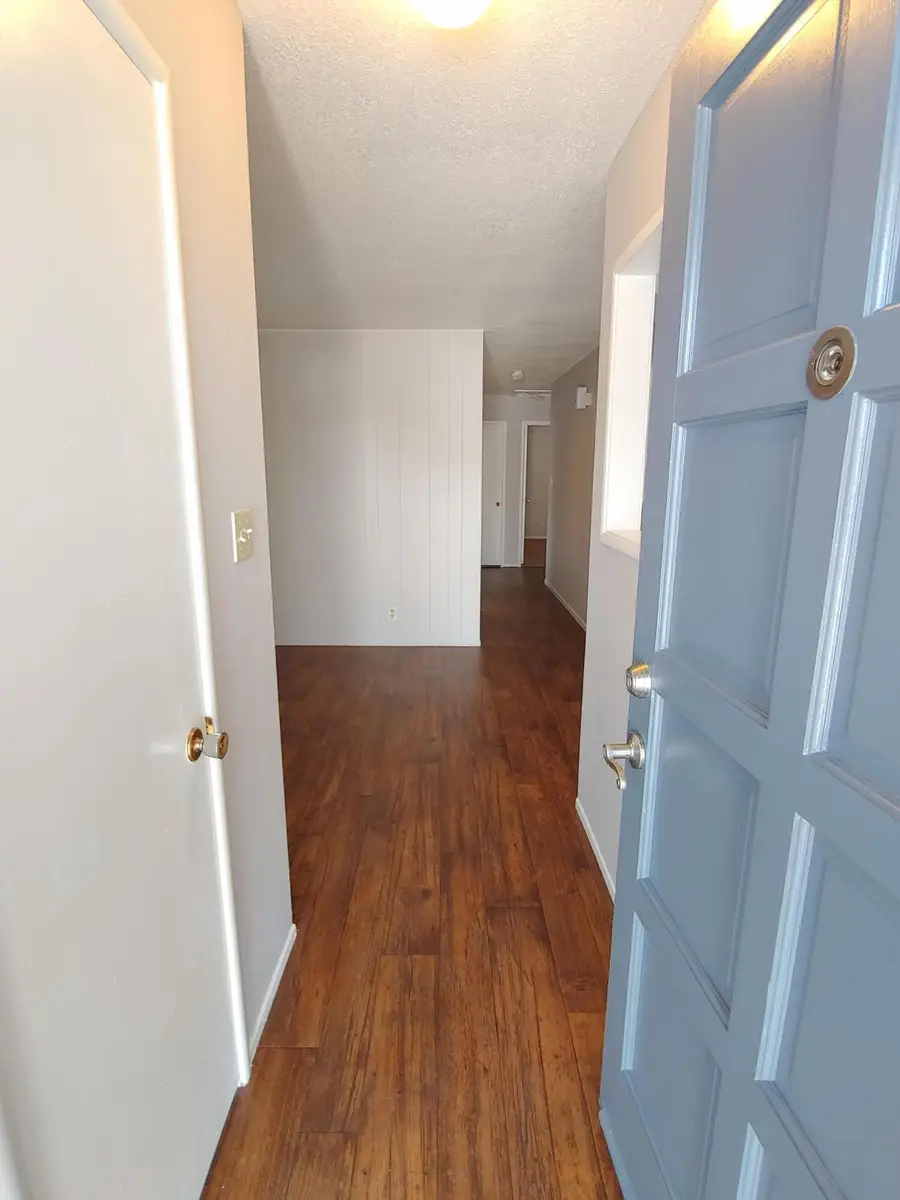 1423 W Wren Avenue, Visalia, CA 93291 - #3