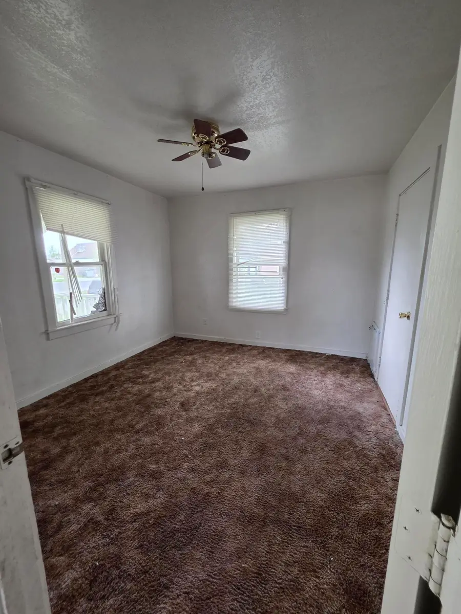 1032 N Brown Street, Hanford, CA 93230 - #3