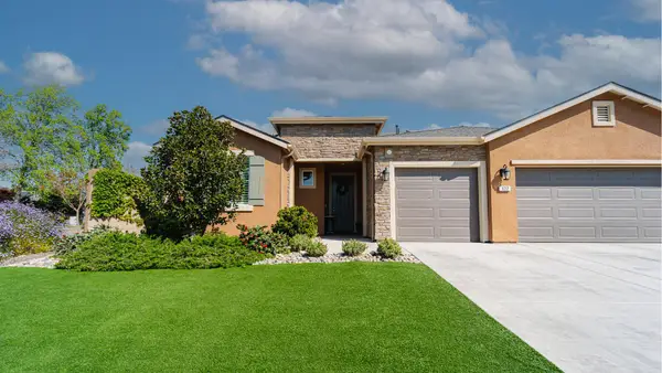 132 S Roeben Court, Visalia, CA 93291