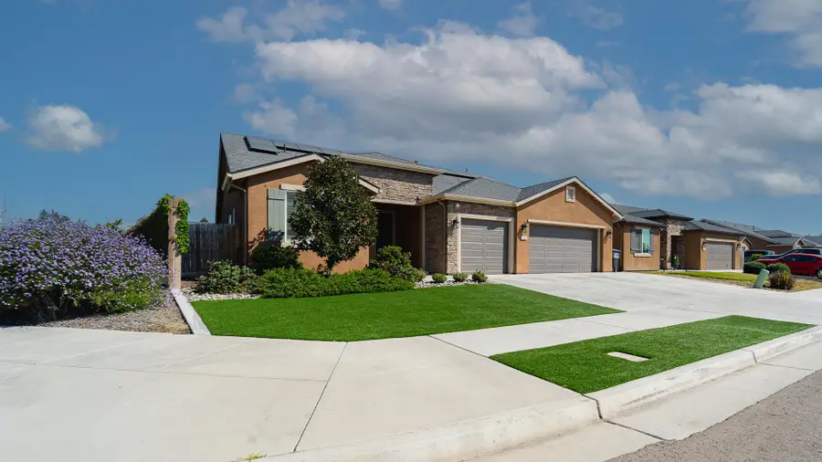 132 S Roeben Court, Visalia, CA 93291 - #3