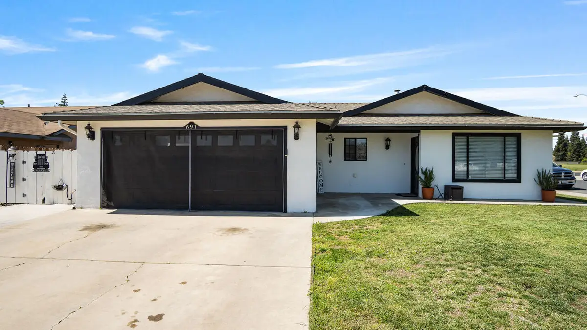 691 Oxford Street, Porterville, CA 93257 - #1