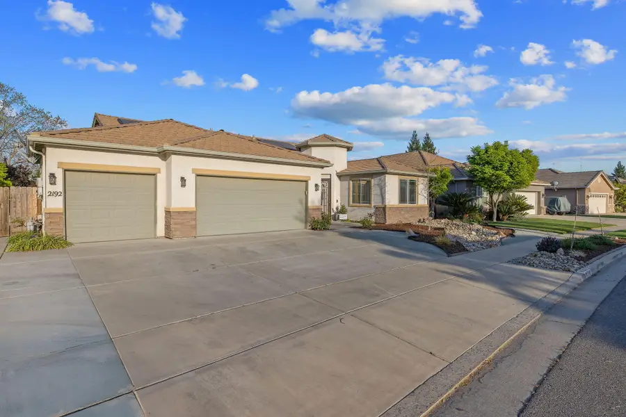 2192 N Weyrich Court, Tulare, CA 93274 - #3