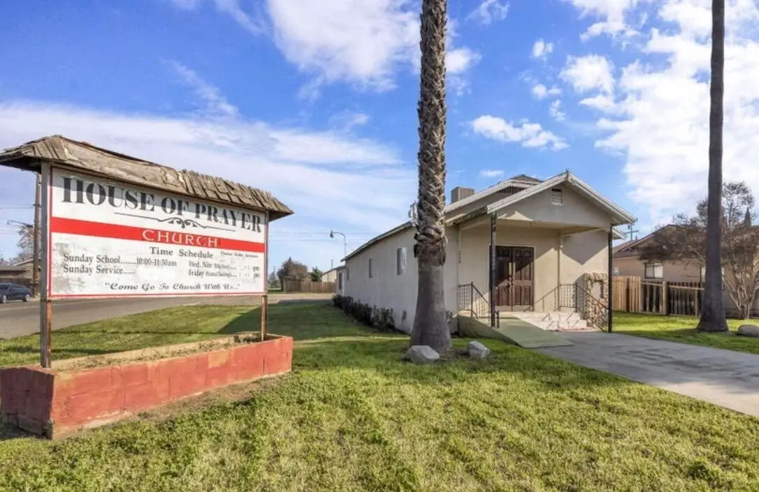 260 N Los Angeles Street, Tulare, CA 93274 - #1