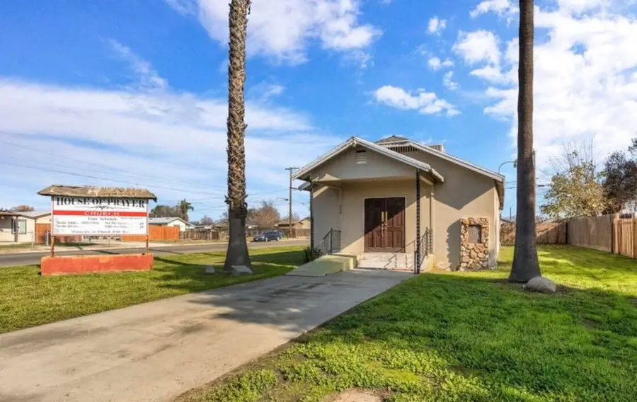 260 N Los Angeles Street, Tulare, CA 93274 - #2