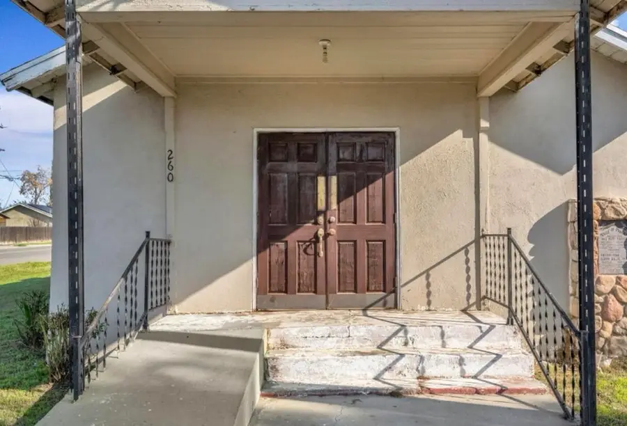 260 N Los Angeles Street, Tulare, CA 93274 - #3