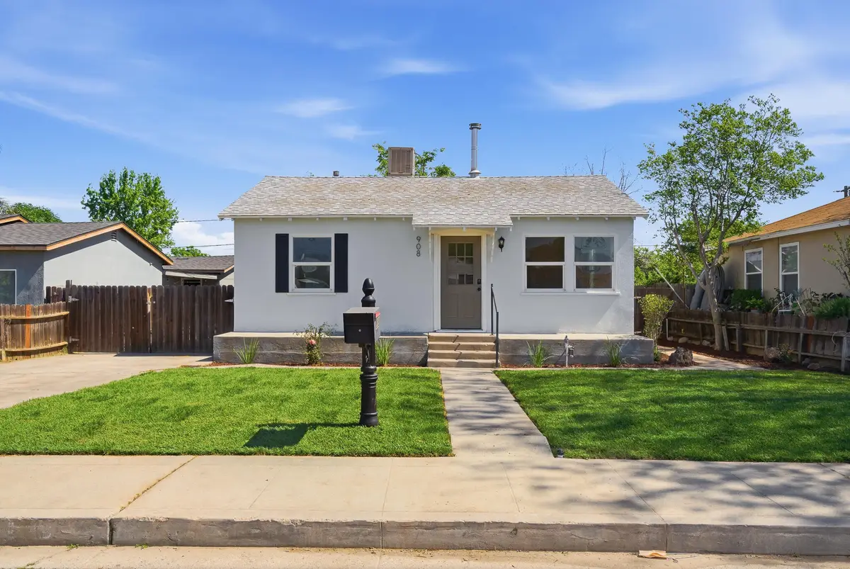 908 S Clark Street, Visalia, CA 93292 - #1