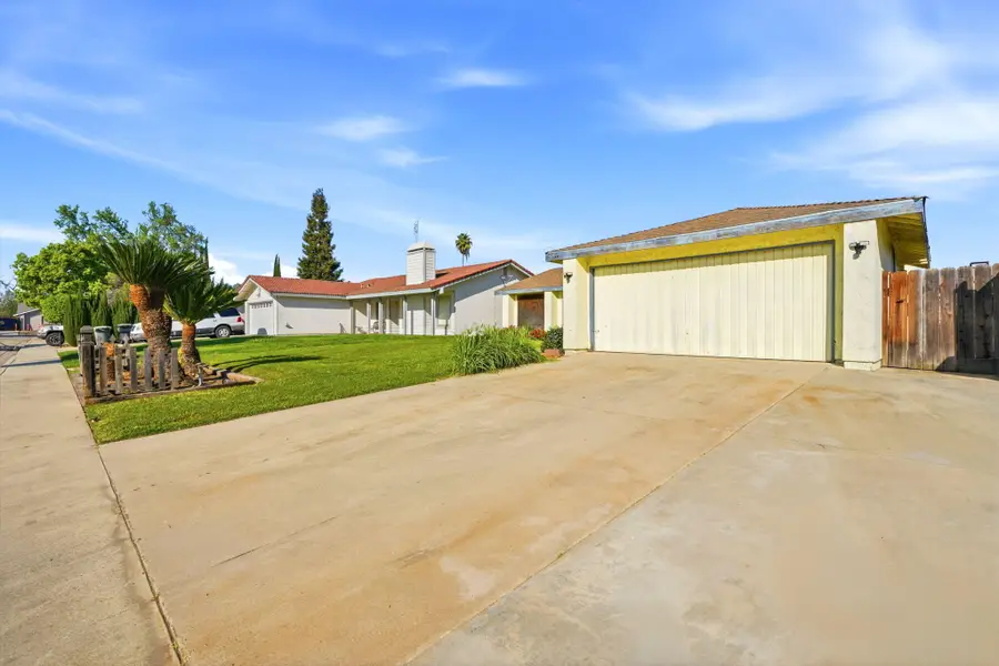 1908 N Cedar Court, Visalia, CA 93292 - #3