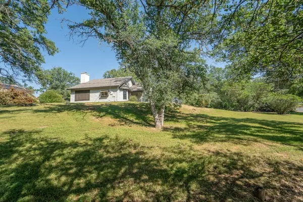 40962 Oakridge Drive, Three Rivers, CA 93271