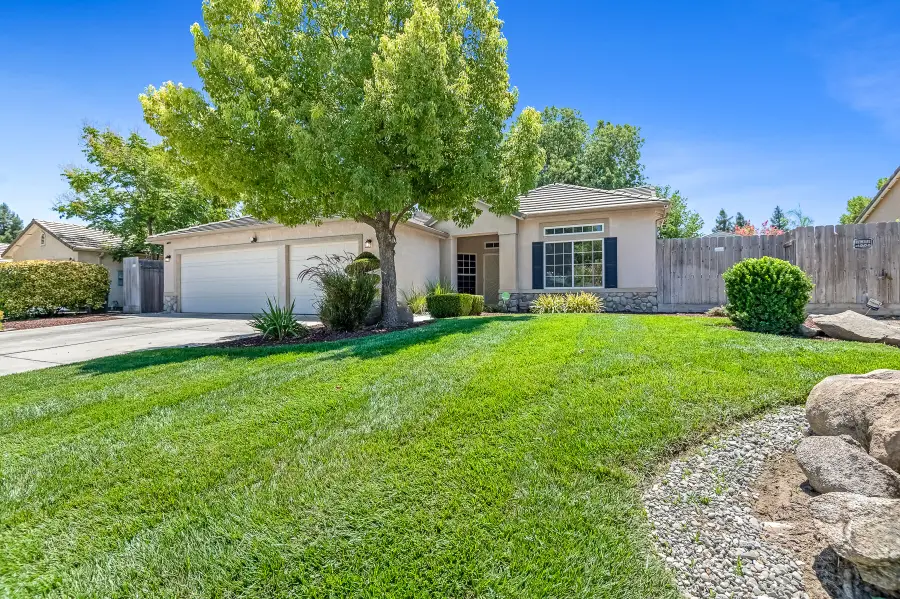 4633 W Cherry Avenue, Visalia, CA 93277 - #3