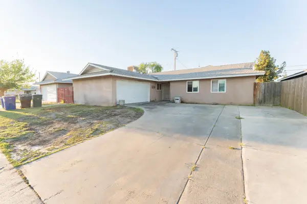 1574 Bluejay Circle, Hanford, CA 93230