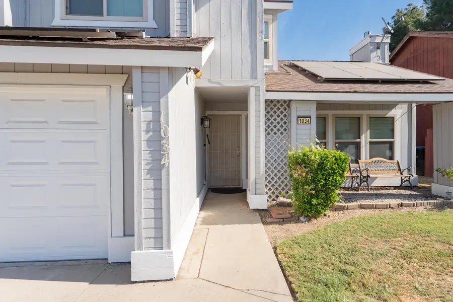1034 E Oakridge Avenue, Visalia, CA 93292 - #3