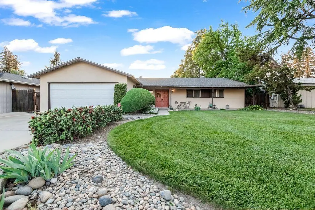 3015 S Jacob Street, Visalia, CA 93277 - #1