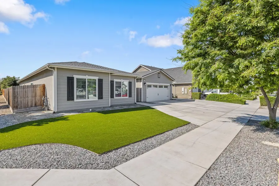 3723 W Vine Avenue, Visalia, CA 93291 - #3