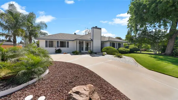 2323 E Hillcrest Avenue, Visalia, CA 93292