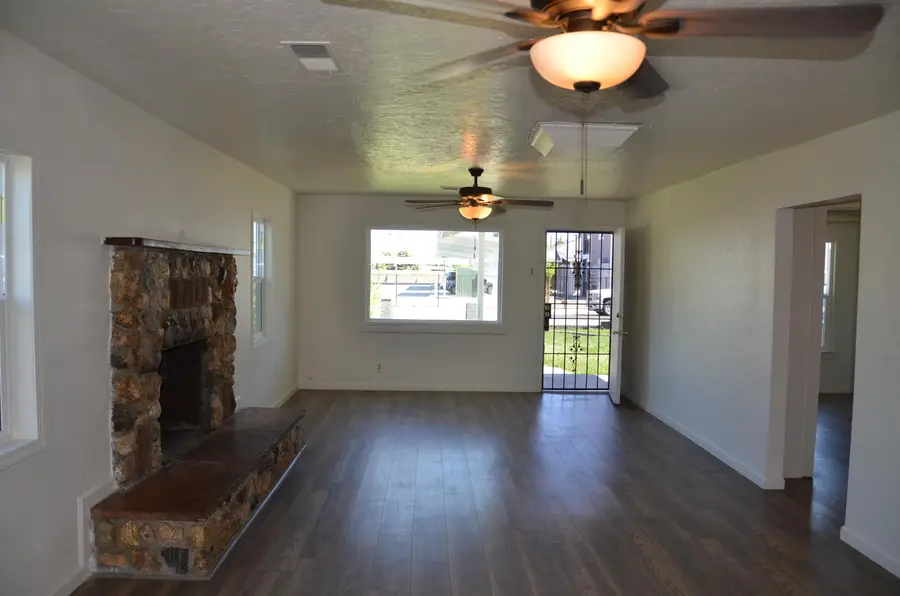 237 Smith Avenue, Lemoore, CA 93245 - #2