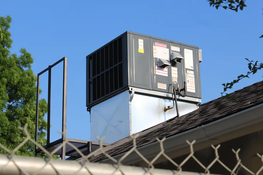 307 N Orange Avenue, Exeter, CA 93221 - #2