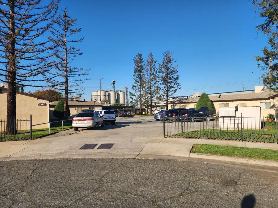 240 W Vetter Drive, Tulare, CA 93274 - #3