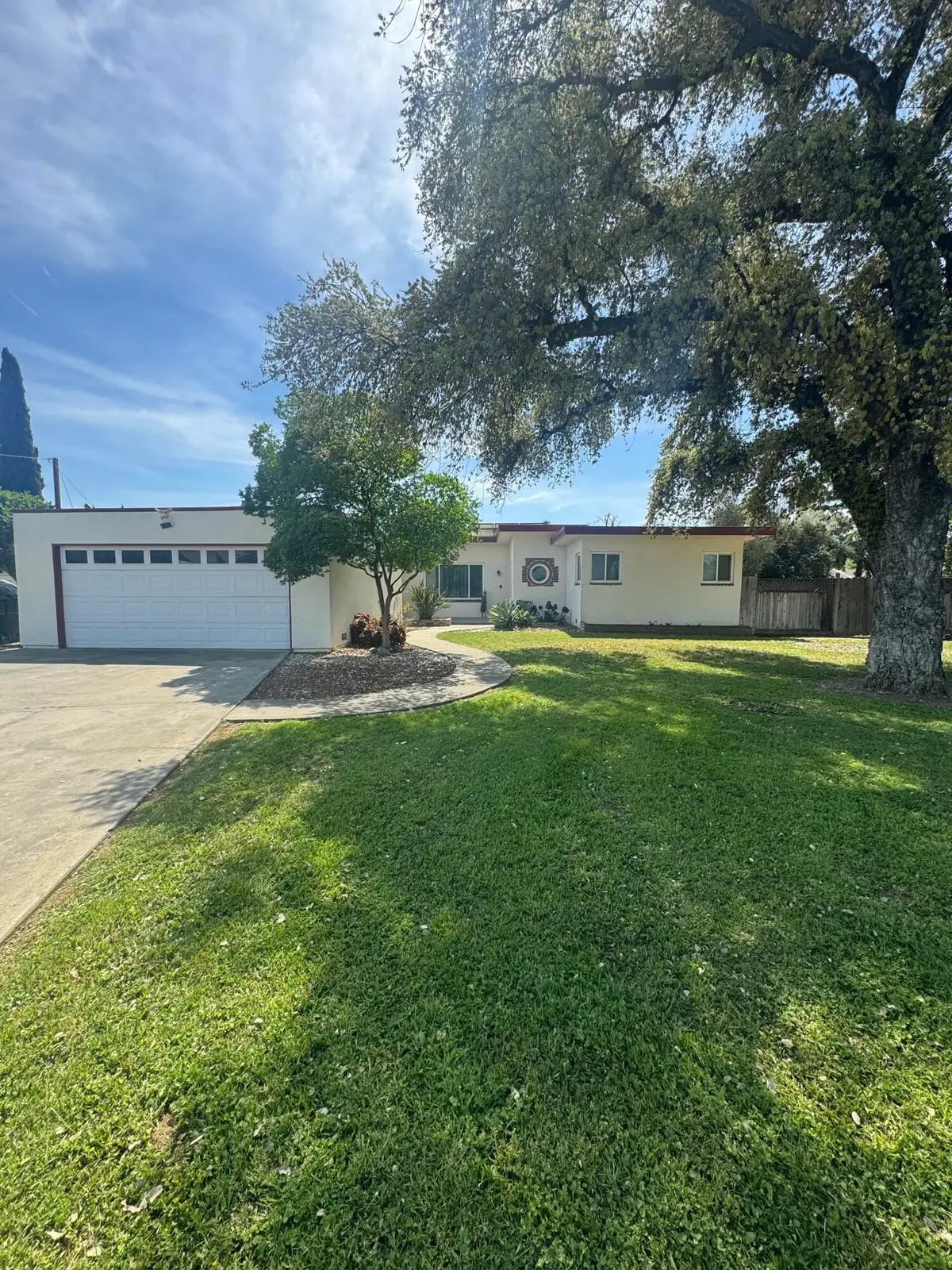 1127 W Walnut Avenue, Visalia, CA 93277 - #1