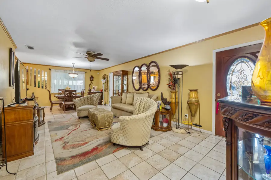 1722 W La Vida, Visalia, CA 93277 - #3