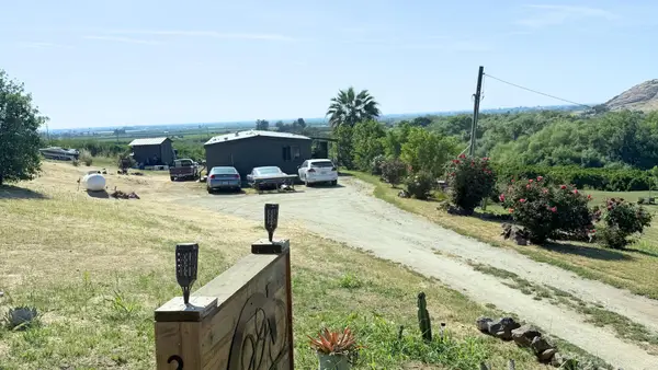 21800 Rd 258 #B, Lindsay, CA 93247