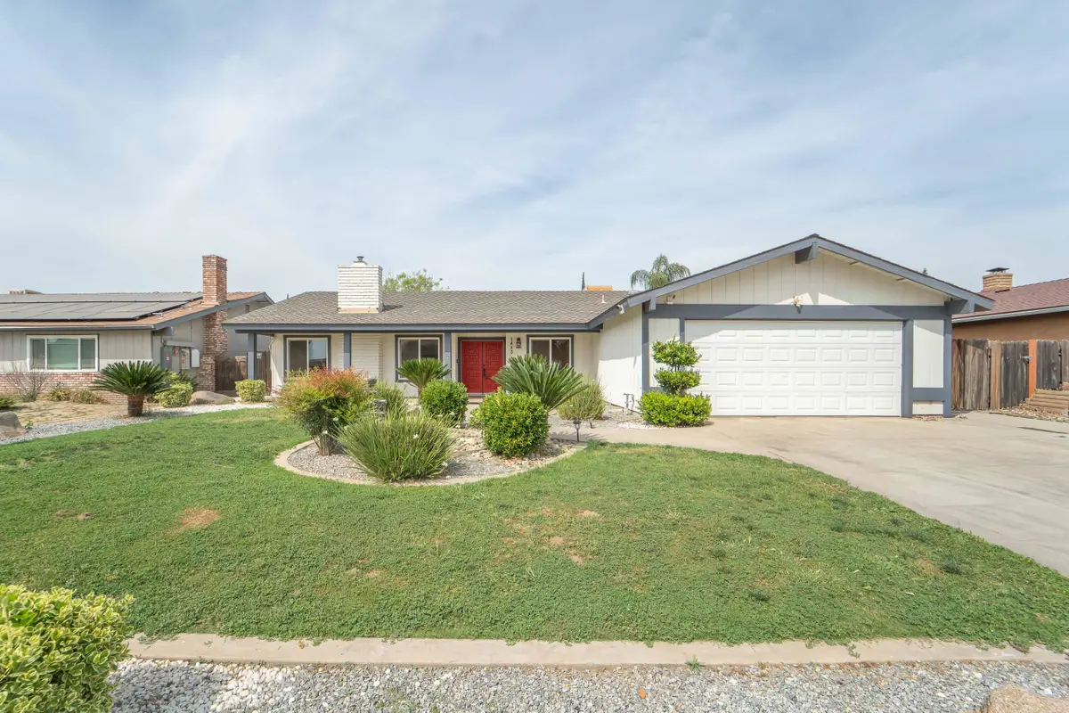 1480 Heritage Avenue W, Porterville, CA 93257 - #1