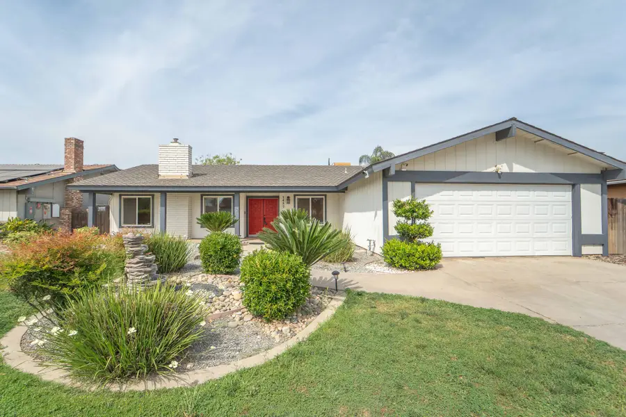 1480 Heritage Avenue W, Porterville, CA 93257 - #3