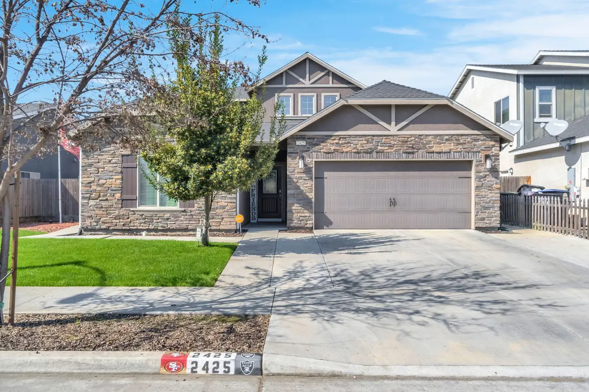 2425 N Divisadero Street, Visalia, CA 93291 - #1