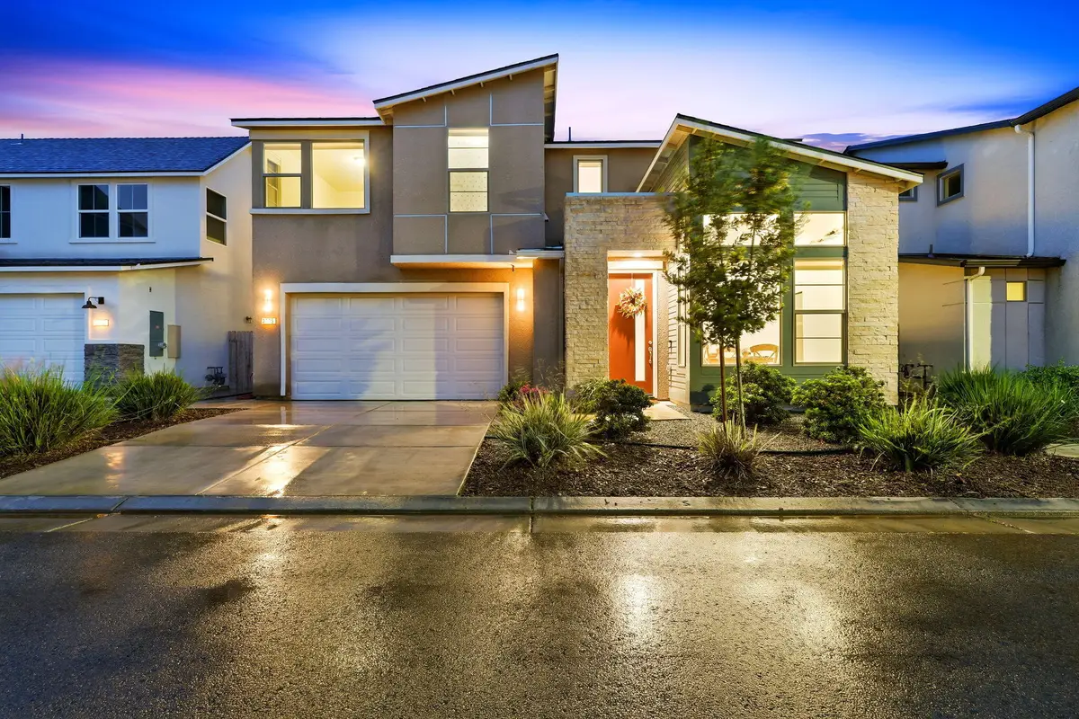 3345 W Florence Avenue, Visalia, CA 93277 - #1