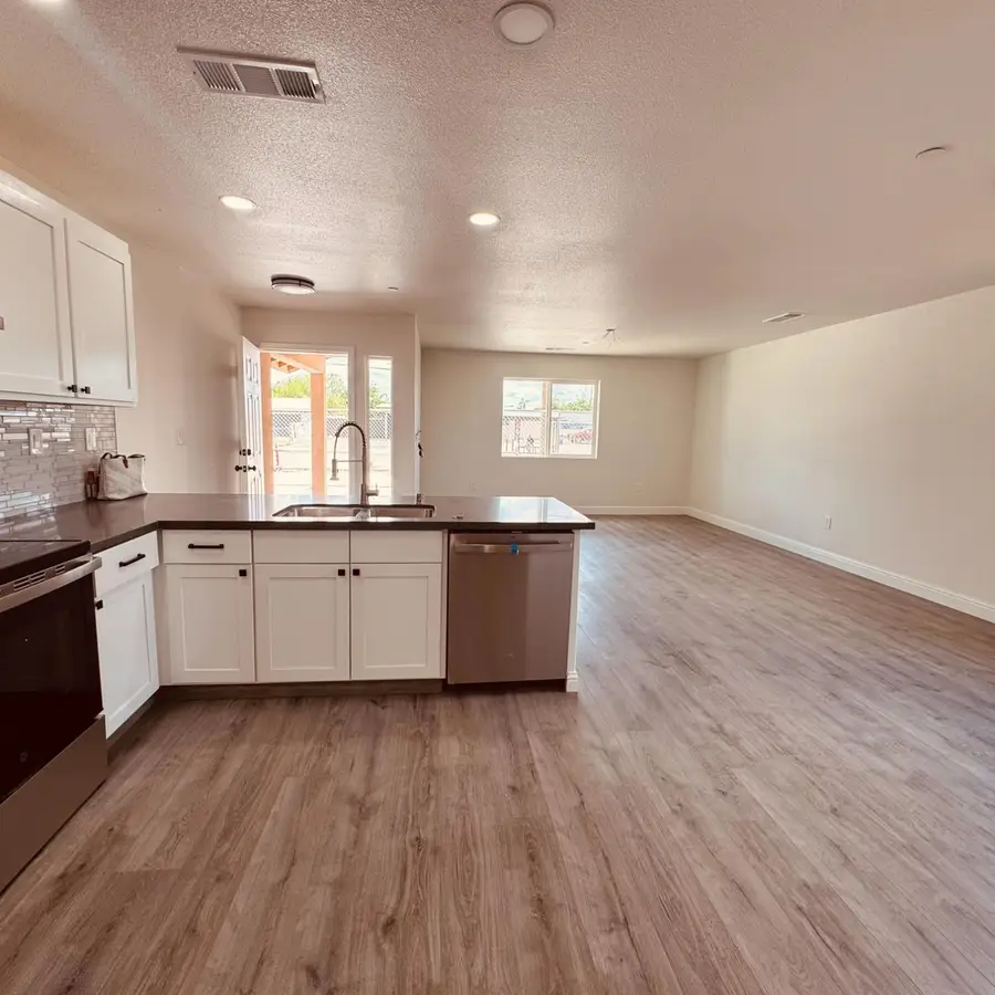 2990 S Martin Luther King Junior Boulevard, Fresno, CA 93706 - #3