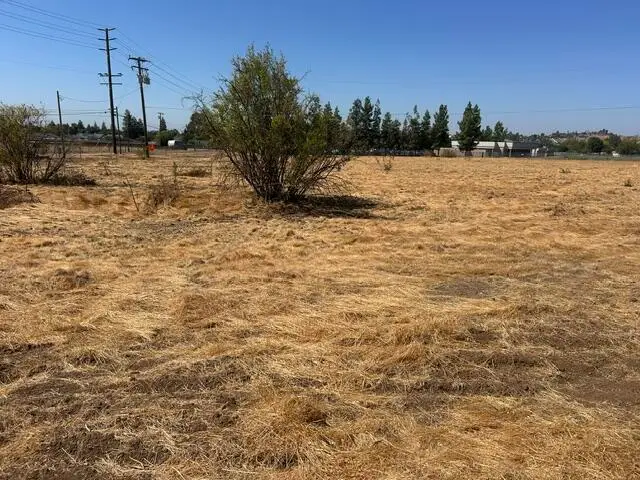 740 E Mulberry Avenue, Porterville, CA 93257 - #1
