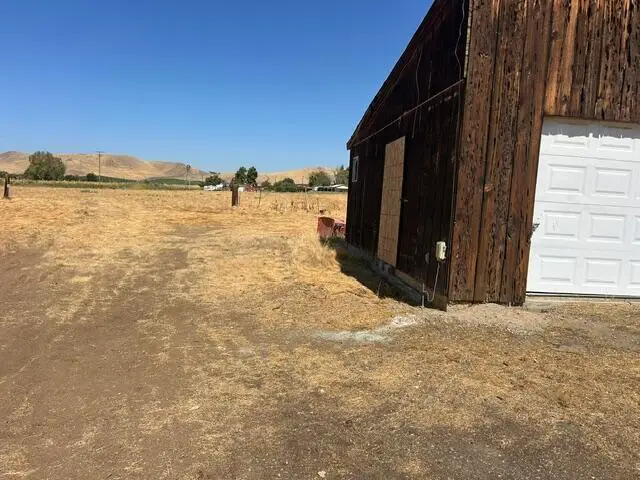 740 E Mulberry Avenue, Porterville, CA 93257 - #2