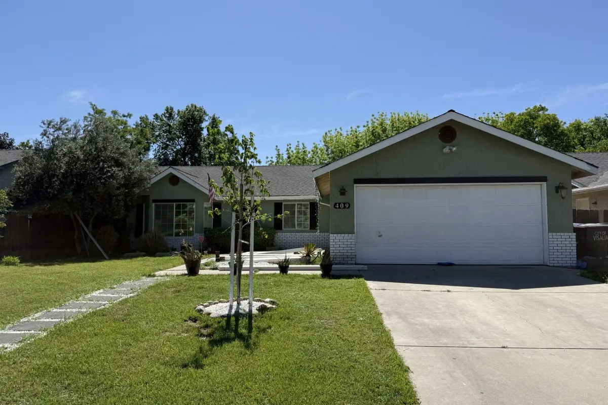 409 W Packwood Avenue, Visalia, CA 93277 - #1