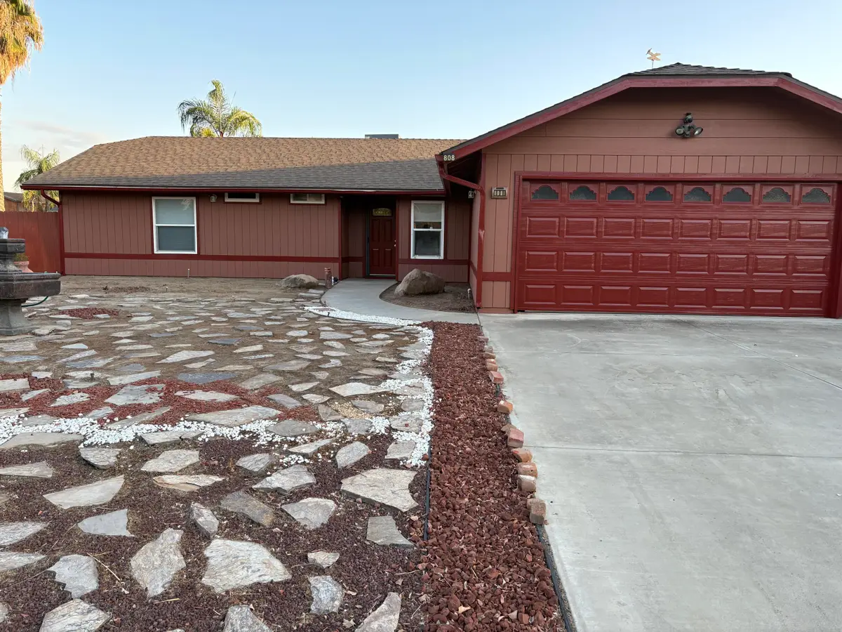 808 Vine Street, Exeter, CA 93221 - #1