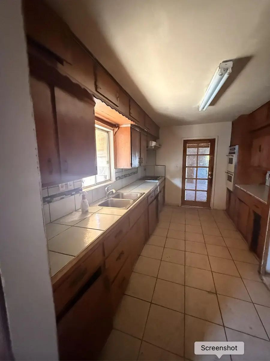 230 S Cottage Street, Porterville, CA 93257 - #3